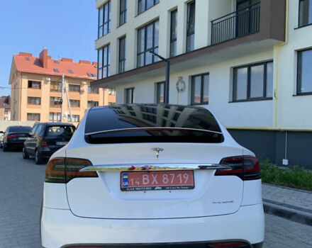 Белый Тесла Модель Х, объемом двигателя 0 л и пробегом 118 тыс. км за 25900 $, фото 11 на Automoto.ua
