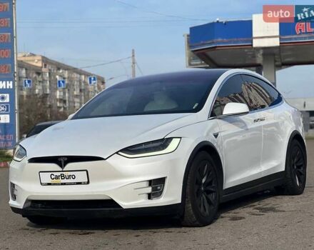 Белый Тесла Модель Х, объемом двигателя 0 л и пробегом 113 тыс. км за 33900 $, фото 4 на Automoto.ua