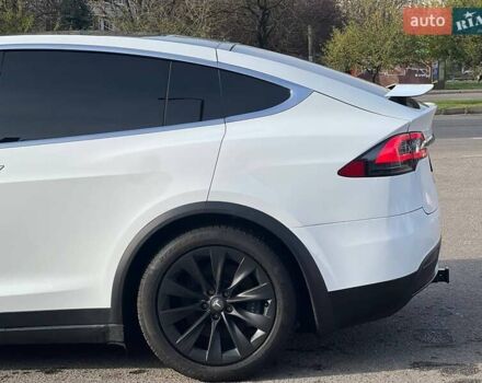 Белый Тесла Модель Х, объемом двигателя 0 л и пробегом 113 тыс. км за 33900 $, фото 15 на Automoto.ua