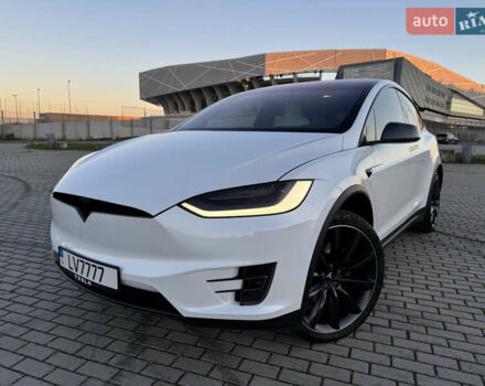 Белый Тесла Модель Х, объемом двигателя 0 л и пробегом 108 тыс. км за 48900 $, фото 9 на Automoto.ua