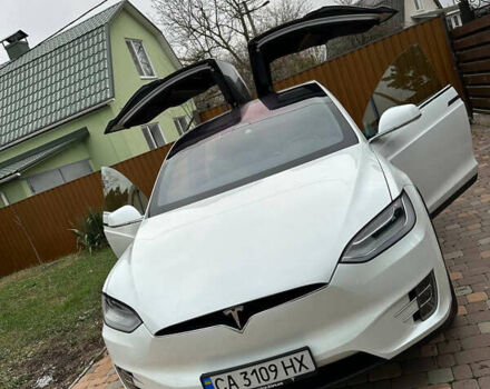 Белый Тесла Модель Х, объемом двигателя 0 л и пробегом 45 тыс. км за 61000 $, фото 16 на Automoto.ua