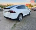 Белый Тесла Модель Х, объемом двигателя 0 л и пробегом 145 тыс. км за 29999 $, фото 4 на Automoto.ua