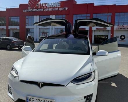 Белый Тесла Модель Х, объемом двигателя 0 л и пробегом 97 тыс. км за 37000 $, фото 1 на Automoto.ua