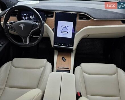 Белый Тесла Модель Х, объемом двигателя 0 л и пробегом 90 тыс. км за 29999 $, фото 2 на Automoto.ua