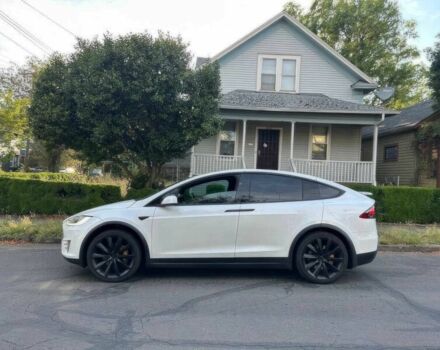 Білий Тесла Модель Х, об'ємом двигуна 0 л та пробігом 30 тис. км за 25500 $, фото 3 на Automoto.ua