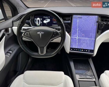 Белый Тесла Модель Х, объемом двигателя 0 л и пробегом 90 тыс. км за 33500 $, фото 19 на Automoto.ua