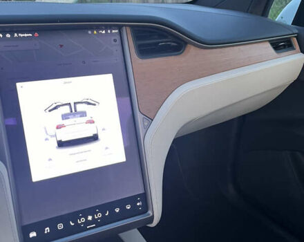 Білий Тесла Модель Х, об'ємом двигуна 0 л та пробігом 58 тис. км за 45000 $, фото 9 на Automoto.ua