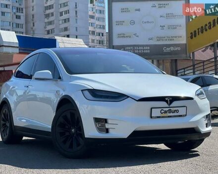 Белый Тесла Модель Х, объемом двигателя 0 л и пробегом 113 тыс. км за 33999 $, фото 2 на Automoto.ua
