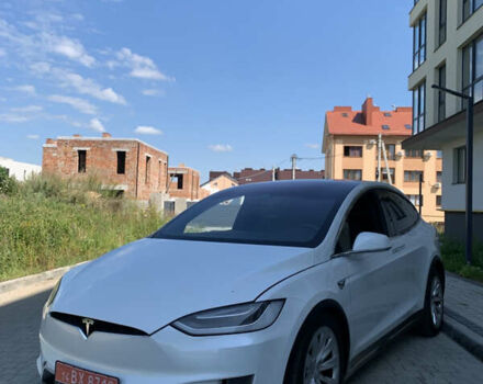 Белый Тесла Модель Х, объемом двигателя 0 л и пробегом 118 тыс. км за 25900 $, фото 6 на Automoto.ua