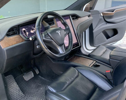 Белый Тесла Модель Х, объемом двигателя 0 л и пробегом 118 тыс. км за 25900 $, фото 24 на Automoto.ua