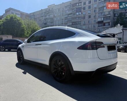 Белый Тесла Модель Х, объемом двигателя 0 л и пробегом 82 тыс. км за 42000 $, фото 5 на Automoto.ua