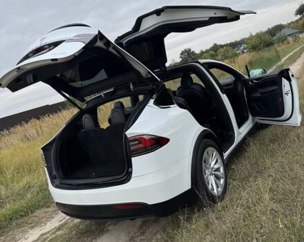 Білий Тесла Модель Х, об'ємом двигуна 0 л та пробігом 82 тис. км за 35000 $, фото 30 на Automoto.ua