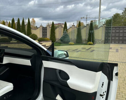 Белый Тесла Модель Х, объемом двигателя 0 л и пробегом 30 тыс. км за 63000 $, фото 22 на Automoto.ua