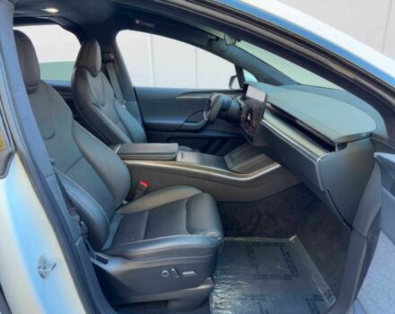 Белый Тесла Модель Х, объемом двигателя 0 л и пробегом 27 тыс. км за 31800 $, фото 9 на Automoto.ua