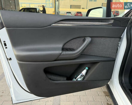 Белый Тесла Модель Х, объемом двигателя 0 л и пробегом 29 тыс. км за 42500 $, фото 19 на Automoto.ua