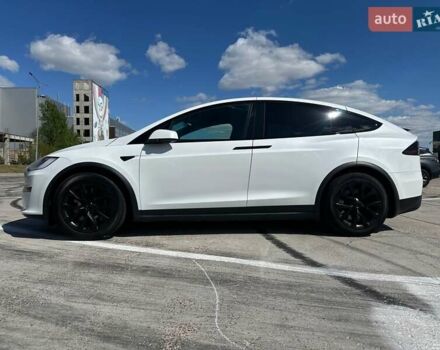 Белый Тесла Модель Х, объемом двигателя 0 л и пробегом 33 тыс. км за 55900 $, фото 1 на Automoto.ua