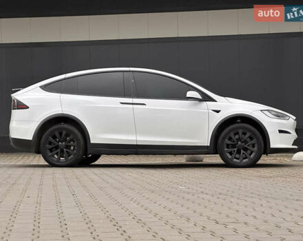 Белый Тесла Модель Х, объемом двигателя 0 л и пробегом 42 тыс. км за 42900 $, фото 11 на Automoto.ua