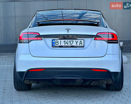 Белый Тесла Модель Х, объемом двигателя 0 л и пробегом 51 тыс. км за 39900 $, фото 14 на Automoto.ua