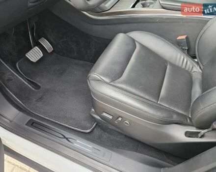 Білий Тесла Модель Х, об'ємом двигуна 0 л та пробігом 116 тис. км за 39900 $, фото 12 на Automoto.ua