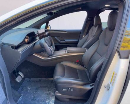 Белый Тесла Модель Х, объемом двигателя 0 л и пробегом 27 тыс. км за 31800 $, фото 6 на Automoto.ua