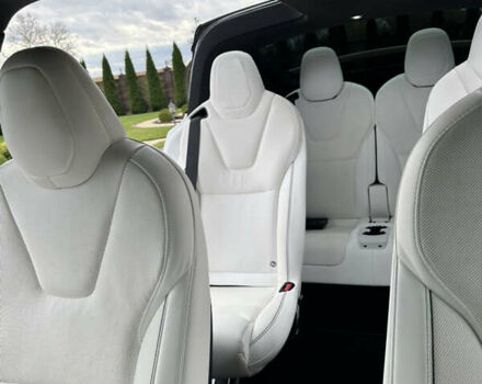 Белый Тесла Модель Х, объемом двигателя 0 л и пробегом 30 тыс. км за 63000 $, фото 5 на Automoto.ua