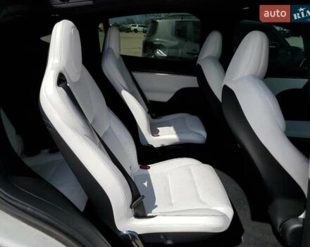 Белый Тесла Модель Х, объемом двигателя 0 л и пробегом 57 тыс. км за 18000 $, фото 9 на Automoto.ua