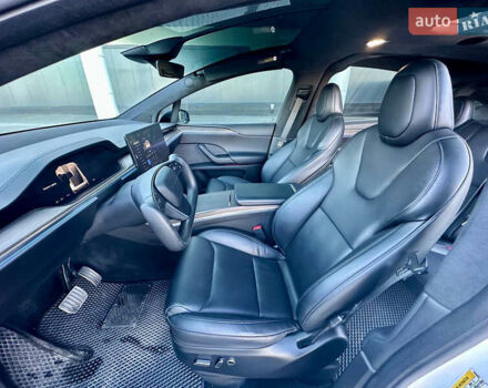 Белый Тесла Модель Х, объемом двигателя 0 л и пробегом 51 тыс. км за 39900 $, фото 24 на Automoto.ua