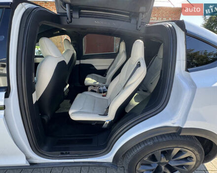 Білий Тесла Модель Х, об'ємом двигуна 0 л та пробігом 12 тис. км за 48900 $, фото 2 на Automoto.ua