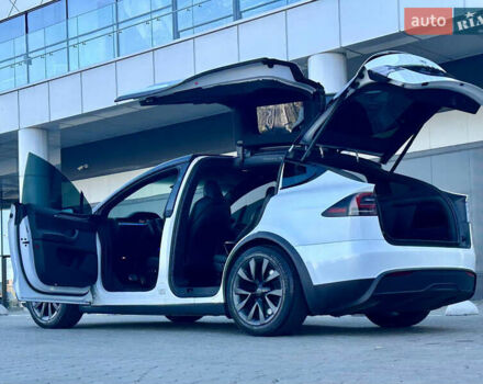 Белый Тесла Модель Х, объемом двигателя 0 л и пробегом 51 тыс. км за 39900 $, фото 20 на Automoto.ua