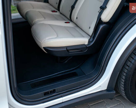 Білий Тесла Модель Х, об'ємом двигуна 0 л та пробігом 54 тис. км за 69000 $, фото 32 на Automoto.ua