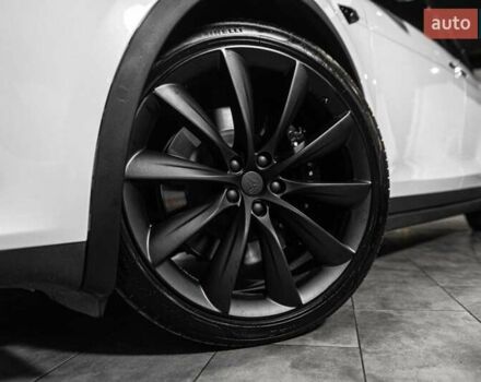 Білий Тесла Модель Х, об'ємом двигуна 0 л та пробігом 25 тис. км за 55900 $, фото 18 на Automoto.ua