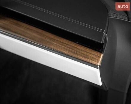 Білий Тесла Модель Х, об'ємом двигуна 0 л та пробігом 25 тис. км за 55900 $, фото 68 на Automoto.ua