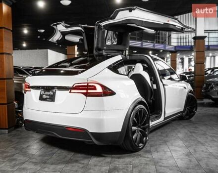 Білий Тесла Модель Х, об'ємом двигуна 0 л та пробігом 25 тис. км за 55900 $, фото 9 на Automoto.ua