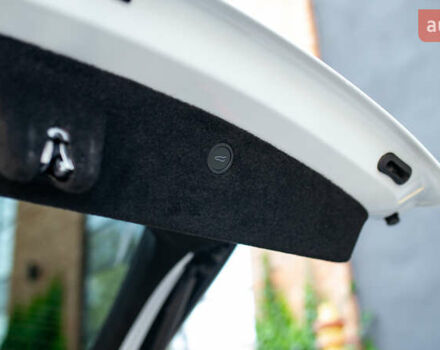 Білий Тесла Модель Х, об'ємом двигуна 0 л та пробігом 54 тис. км за 69000 $, фото 29 на Automoto.ua