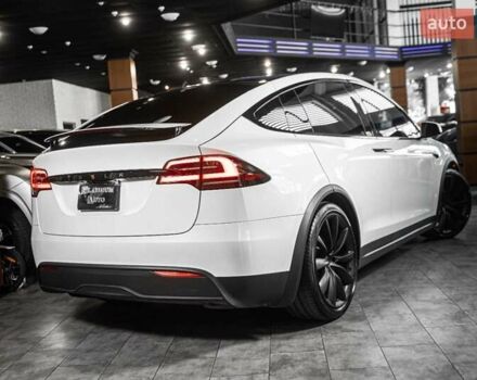 Білий Тесла Модель Х, об'ємом двигуна 0 л та пробігом 25 тис. км за 55900 $, фото 5 на Automoto.ua