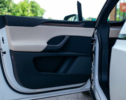 Білий Тесла Модель Х, об'ємом двигуна 0 л та пробігом 54 тис. км за 69000 $, фото 51 на Automoto.ua