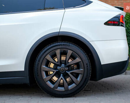 Білий Тесла Модель Х, об'ємом двигуна 0 л та пробігом 54 тис. км за 69000 $, фото 6 на Automoto.ua