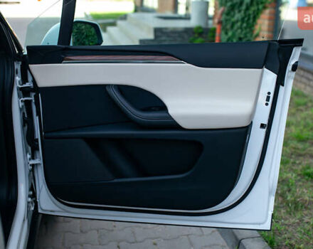 Білий Тесла Модель Х, об'ємом двигуна 0 л та пробігом 54 тис. км за 69000 $, фото 83 на Automoto.ua