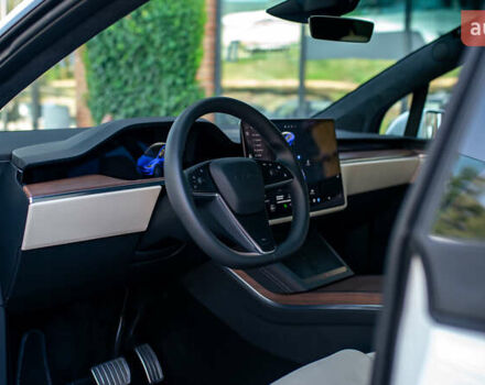 Білий Тесла Модель Х, об'ємом двигуна 0 л та пробігом 54 тис. км за 69000 $, фото 46 на Automoto.ua