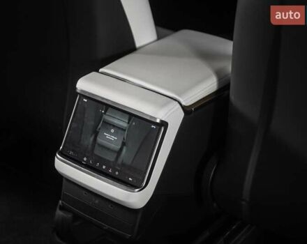 Білий Тесла Модель Х, об'ємом двигуна 0 л та пробігом 25 тис. км за 55900 $, фото 32 на Automoto.ua