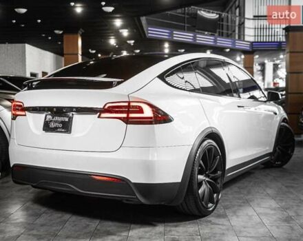 Білий Тесла Модель Х, об'ємом двигуна 0 л та пробігом 25 тис. км за 55900 $, фото 4 на Automoto.ua