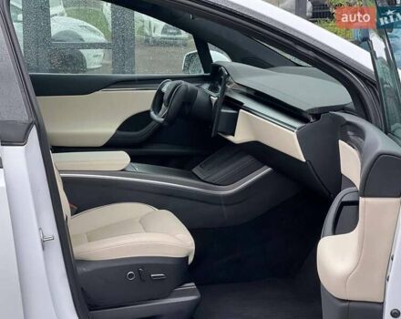 Белый Тесла Модель Х, объемом двигателя 0 л и пробегом 31 тыс. км за 68000 $, фото 30 на Automoto.ua