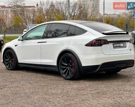 Белый Тесла Модель Х, объемом двигателя 0 л и пробегом 31 тыс. км за 68000 $, фото 6 на Automoto.ua