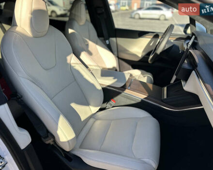 Білий Тесла Модель Х, об'ємом двигуна 0 л та пробігом 33 тис. км за 58000 $, фото 23 на Automoto.ua