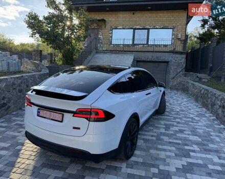 Белый Тесла Модель Х, объемом двигателя 0 л и пробегом 64 тыс. км за 57000 $, фото 8 на Automoto.ua
