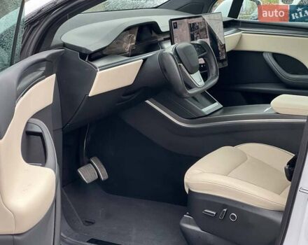 Белый Тесла Модель Х, объемом двигателя 0 л и пробегом 31 тыс. км за 68000 $, фото 22 на Automoto.ua