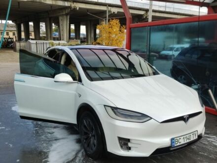 Білий Тесла Модель Х, об'ємом двигуна 0 л та пробігом 146 тис. км за 20900 $, фото 1 на Automoto.ua
