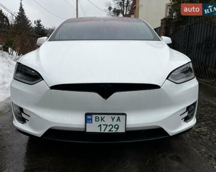 Белый Тесла Модель Х, объемом двигателя 0 л и пробегом 190 тыс. км за 23500 $, фото 1 на Automoto.ua