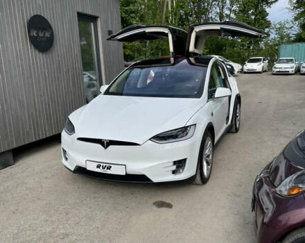 Белый Тесла Модель Х, объемом двигателя 0 л и пробегом 271 тыс. км за 21500 $, фото 1 на Automoto.ua