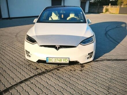 Белый Тесла Модель Х, объемом двигателя 0 л и пробегом 172 тыс. км за 18300 $, фото 1 на Automoto.ua